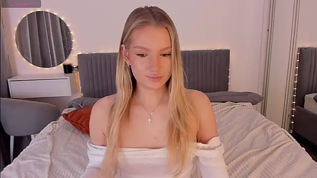 CassieRayss online show from January 12, 2026, 6:40 am