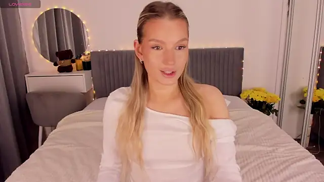 CassieRayss online show from May 30, 2026, 11:18 am
