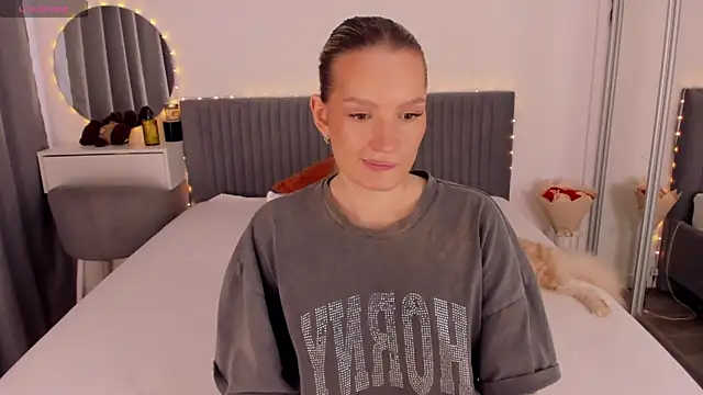 CassieRayss online show from June 3, 2026, 11:57 am