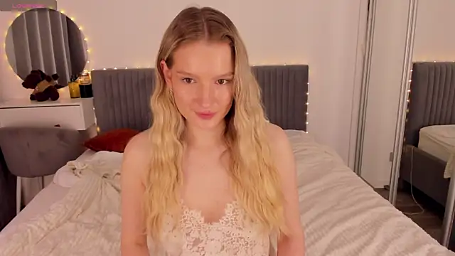 CassieRayss online show from June 29, 2026, 5:13 pm