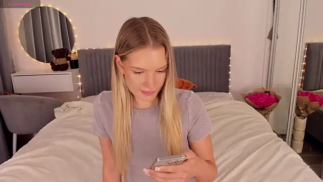 CassieRayss online show from July 22, 2026, 1:47 pm
