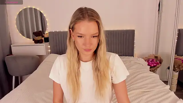 CassieRayss online show from July 30, 2026, 11:09 am