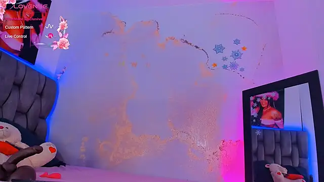 camilawhite   online show from January 19, 2025, 11:32 pm