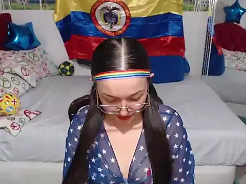 Snapshot of Angela_18honey chatting on July 6, 2026, 3:58 am Angela 18honey online show from July 6, 2026, 3:58 am