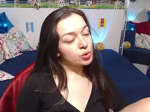 Snapshot of Angela_18honey chatting on August 6, 2026, 1:29 am Angela 18honey online show from August 6, 2026, 1:29 am