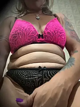 Snapshot of loiracps chatting on September 15, 2025, 7:03 pm loiracps online show from September 15, 2025, 7:03 pm