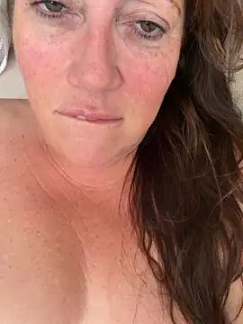 xsexycurvymilf online show from May 24, 2026, 7:02 am