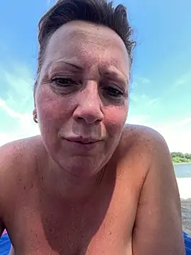 Snapshot of xsexycurvymilf chatting on June 20, 2026, 9:45 am xsexycurvymilf online show from June 20, 2026, 9:45 am