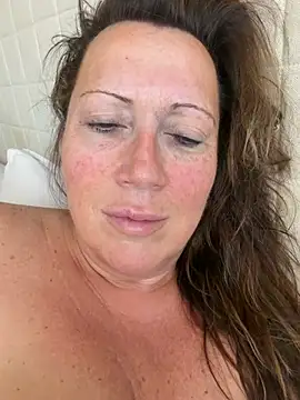 Snapshot of xsexycurvymilf chatting on July 25, 2026, 7:28 am xsexycurvymilf online show from July 25, 2026, 7:28 am