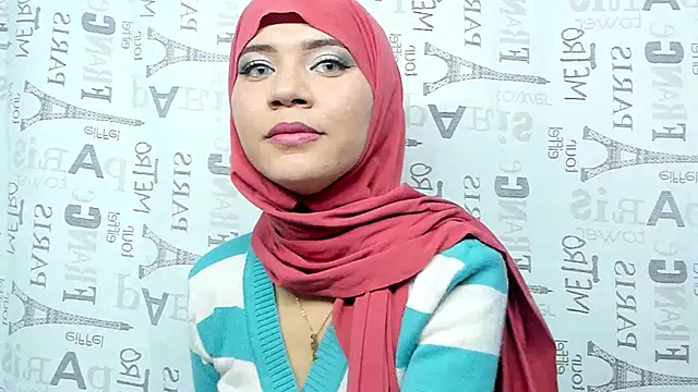 Snapshot of hanaa_18 chatting on December 17, 2024, 2:12 am hanaa 18 online show from December 17, 2024, 2:12 am