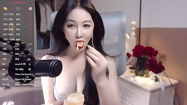 Snapshot of vyizh- chatting on January 3, 2025, 1:36 pm vyizh- online show from January 3, 2025, 1:36 pm