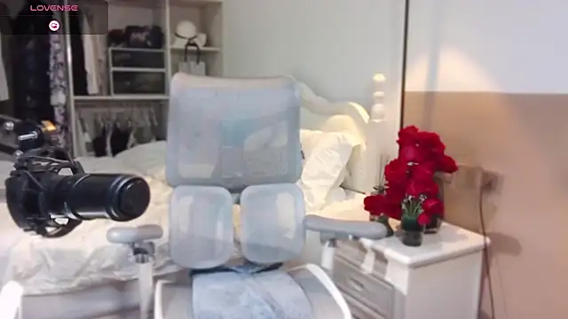 Snapshot of vyizh- chatting on February 27, 2025, 8:17 am vyizh- online show from February 27, 2025, 8:17 am