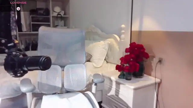 Snapshot of vyizh- chatting on March 1, 2025, 1:40 pm vyizh- online show from March 1, 2025, 1:40 pm