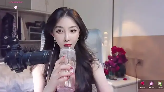 Snapshot of vyizh- chatting on March 7, 2025, 1:40 pm vyizh- online show from March 7, 2025, 1:40 pm