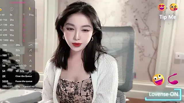 Snapshot of vyizh- chatting on October 20, 2025, 1:33 pm vyizh- online show from October 20, 2025, 1:33 pm