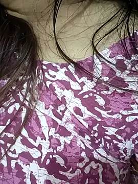 Snapshot of _Redwine_ chatting on February 20, 2025, 7:30 pm Redwine online show from February 20, 2025, 7:30 pm