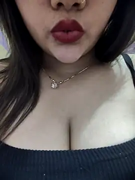 Snapshot of _Redwine_ chatting on March 18, 2025, 3:42 am Redwine online show from March 18, 2025, 3:42 am