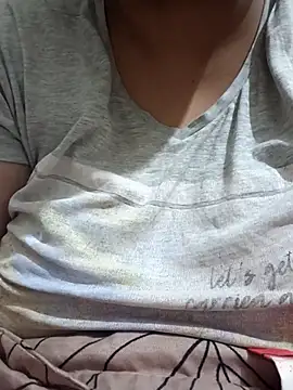 Snapshot of _Redwine_ chatting on March 18, 2025, 5:53 pm Redwine online show from March 18, 2025, 5:53 pm