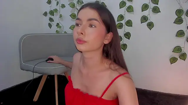 Coralinee 01 online show from December 1, 2024, 8:42 pm