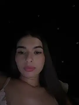 Coralinee 01 online show from April 26, 2026, 10:29 pm