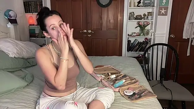 cutelittlemama0418 online show from September 25, 2025, 12:20 pm