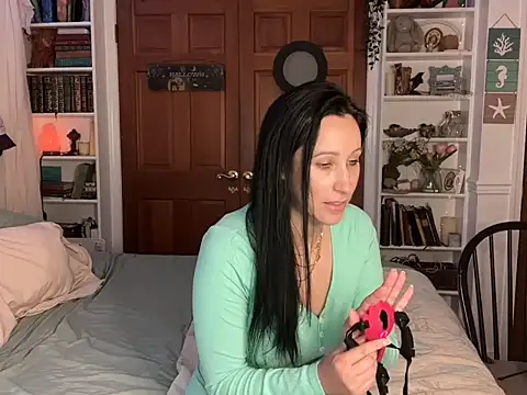 cutelittlemama0418 online show from October 15, 2025, 12:05 pm