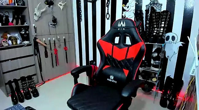 daven56 online show from December 29, 2024, 1:17 pm