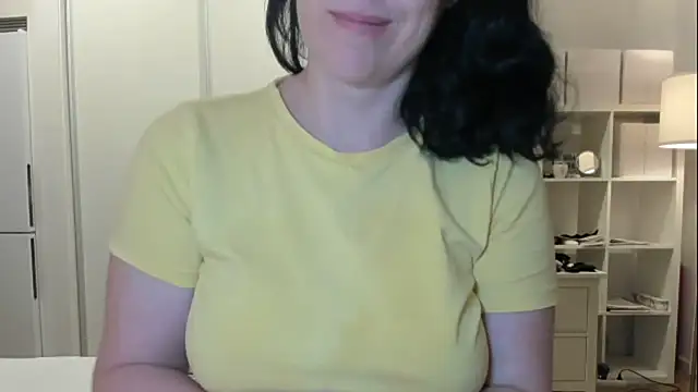 emmita69  online show from October 11, 2025, 5:17 am