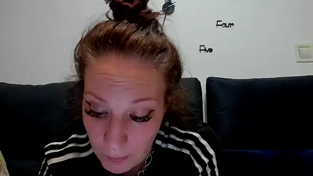 VanessaSquirtt online show from September 16, 2025, 5:36 pm