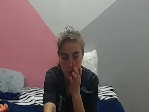 Snapshot of Merily_streep chatting on November 20, 2025, 7:46 pm Merily streep online show from November 20, 2025, 7:46 pm