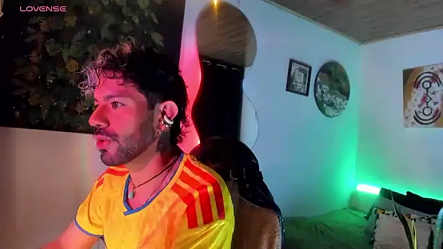 LatinMilk  online show from July 29, 2026, 11:58 pm