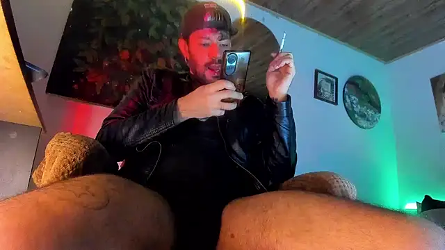 LatinMilk  online show from August 5, 2026, 1:30 am