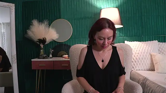 Snapshot of HaileyMoonn chatting on July 22, 2026, 3:31 am HaileyMoonn online show from July 22, 2026, 3:31 am