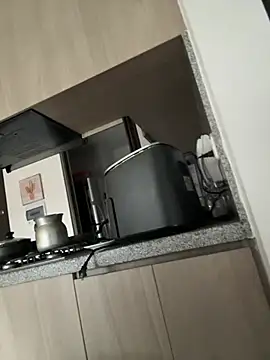 Snapshot of PetitLumiere chatting on March 19, 2025, 10:31 pm PetitLumiere online show from March 19, 2025, 10:31 pm