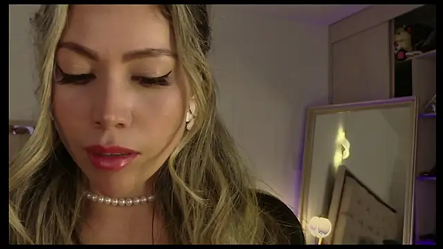 Snapshot of Ammy_Castro chatting on June 11, 2026, 10:41 pm Ammy Castro online show from June 11, 2026, 10:41 pm