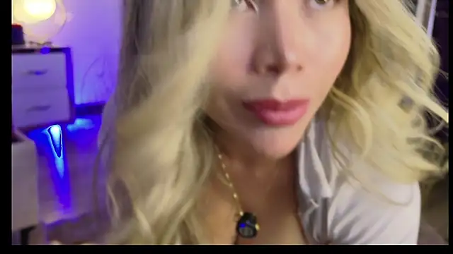 Snapshot of Ammy_Castro chatting on July 23, 2026, 1:58 am Ammy Castro online show from July 23, 2026, 1:58 am