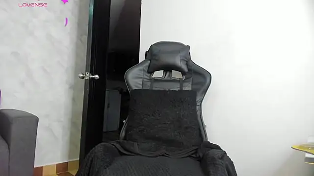 deyy madissonn online show from February 14, 2026, 9:55 pm