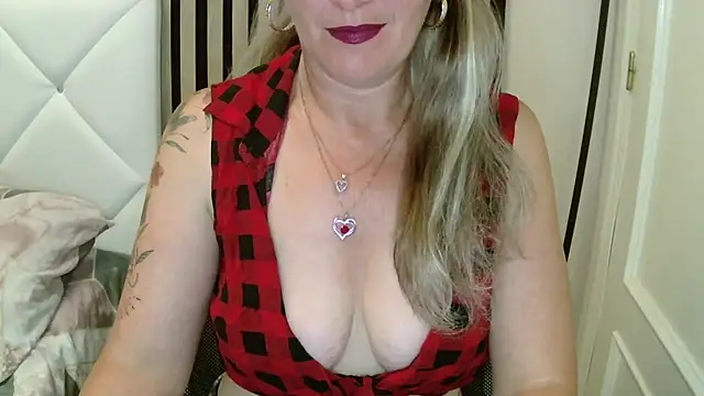 xxNoeliaxx online show from May 2, 2026, 7:35 am