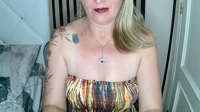Snapshot of xxNoeliaxx chatting on July 13, 2026, 6:49 am xxNoeliaxx online show from July 13, 2026, 6:49 am