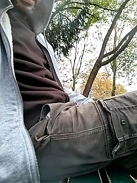 molozeb online show from November 10, 2025, 1:32 pm