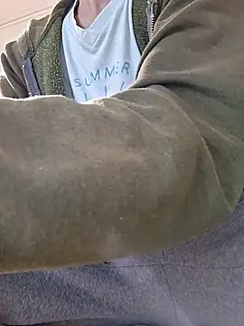 Snapshot of molozeb chatting on December 16, 2025, 8:08 am molozeb online show from December 16, 2025, 8:08 am