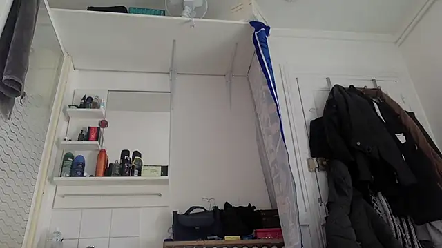 Snapshot of molozeb chatting on January 13, 2026, 1:05 pm molozeb online show from January 13, 2026, 1:05 pm