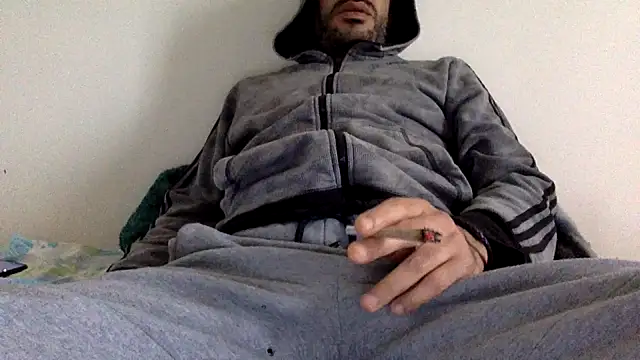 Snapshot of molozeb chatting on February 20, 2026, 8:16 am molozeb online show from February 20, 2026, 8:16 am