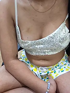 Snapshot of anushka_ayaan chatting on February 24, 2026, 2:20 am anushka ayaan online show from February 24, 2026, 2:20 am