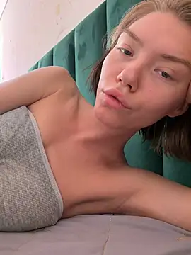 Lisaaa Alisa online show from July 14, 2026, 4:39 am