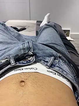 h0rnyguy001 online show from October 2, 2025, 6:20 am