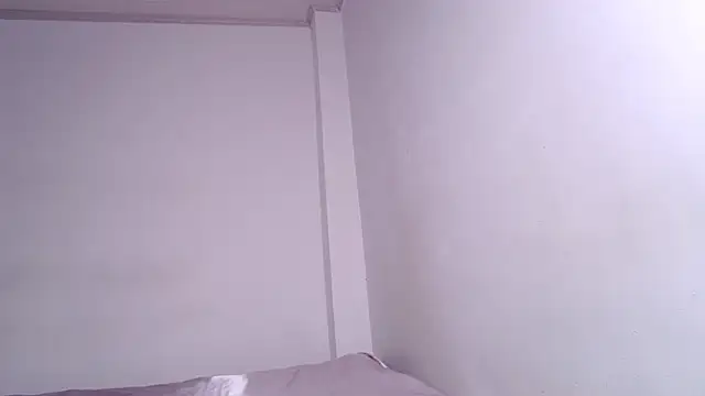 caarlywhitee online show from July 17, 2026, 2:18 am
