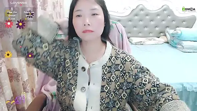 -Shirleyni  online show from November 29, 2025, 3:26 pm