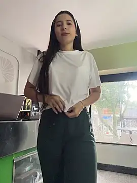 LittleDoll    online show from June 18, 2026, 12:20 pm