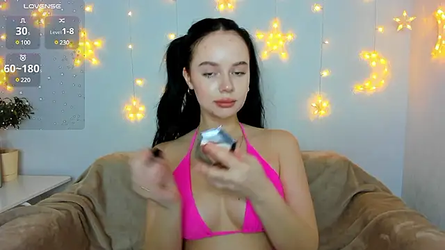 Lori  Hell online show from December 8, 2024, 2:18 am